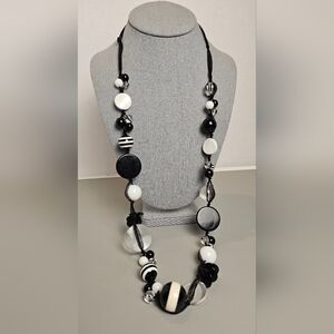 [Express] Black, White, Clear & Striped Beaded Necklace